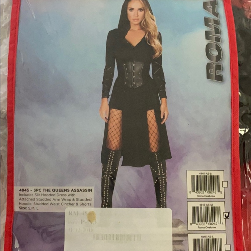 Roma The Queens Assassin Costume